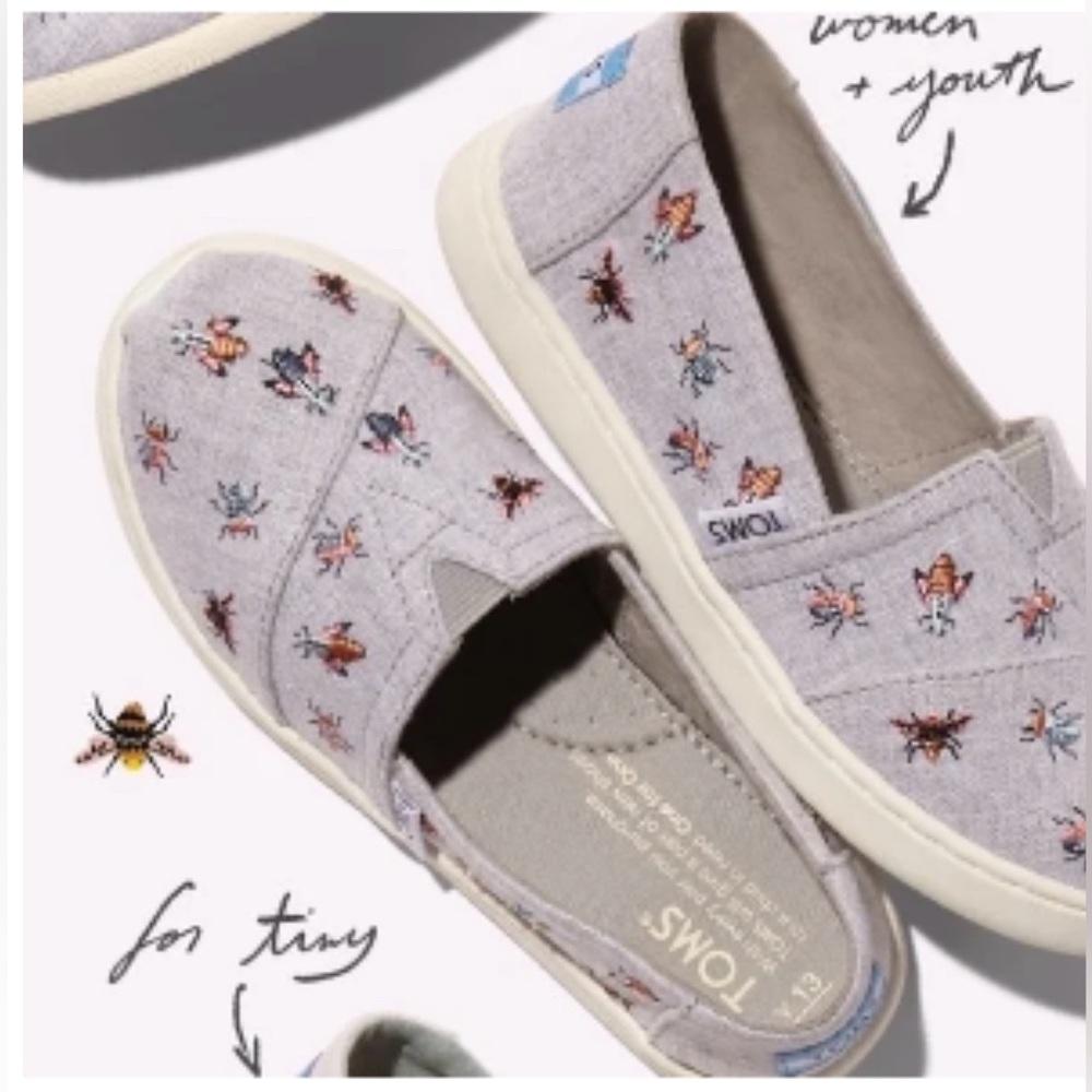 NIB TOMS embroidered bug shoes girls boys size 3.5 never worn big kid unisex